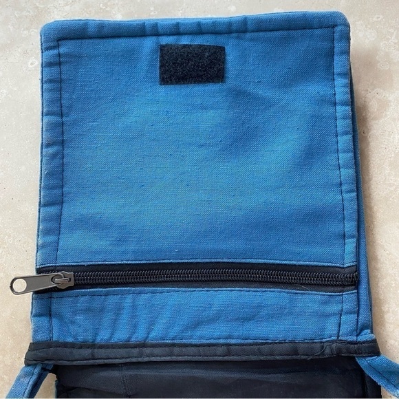 Colorado Flag Themed small to medium sized shoulder bag by Rising International. - Picture 14 of 16